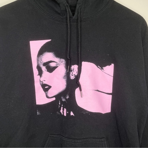 Ariana Grande Sweetener Concert Tour Hoodie Size Medium - Picture 2 of 5